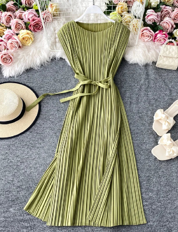 A line sleeveless pleated dress women's dress  1170